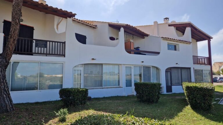 Accueil 16 Travaux de rénovation et peinture de façade sur une maison